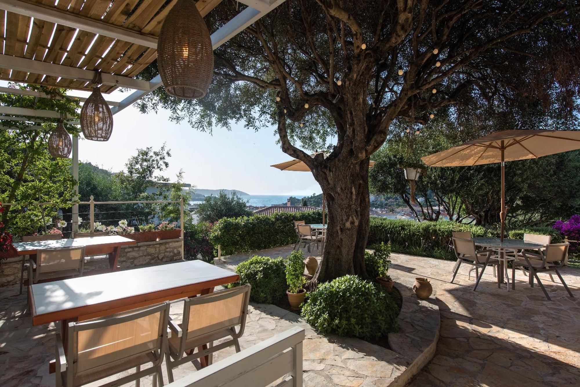 Hill Lofos Hotel Kassiopi Dış mekan fotoğraf